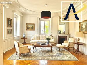 Triplex 8 pièces 290 m²