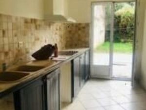 Maison composée de deux appartements loués