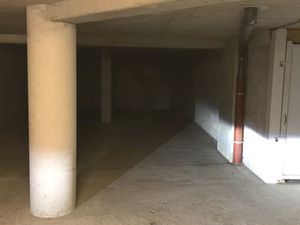 Place de parking montigny le bretonneux