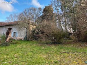 Maison mitoyenne avec gros travaux
