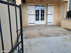 Appartement 38m2   climatisation   terrasse 20m2   parking