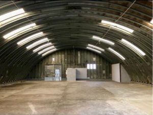 Entrepot  local  hangar