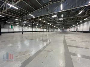 7.663 m² logistiek magazijn met kantoren in Zele