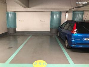 Place parking sécurisé