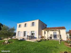 Immobilier  vend maison type charentaise