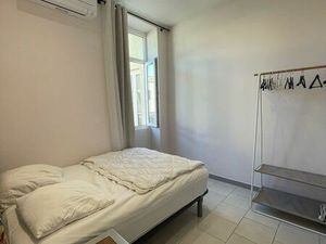 P2 ultra centre Nîmes maison carré