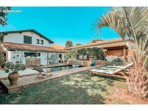 Maison à Vendre à Anglet - À Proximité de la Place des 5 Cantons