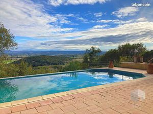 Propriété 7 pièces 220 m²