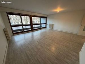 T3 80m2 hyper Centre Ville avec Balcons  Garage et cave