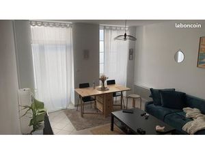 Maison de ville avec patio à louer