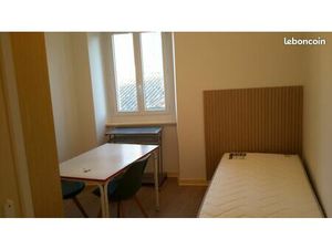 Loue chambre meublée