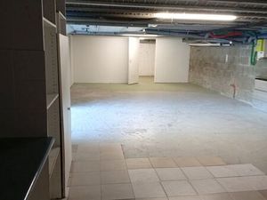 Entrepôt local idéal artisan bien situé