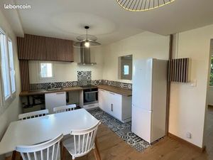 À louer jolie petite maison meublée avec jardinet quartier du carré d’Hort