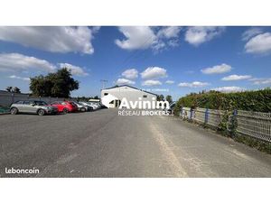 Local 900 m² Angerville-l'Orcher