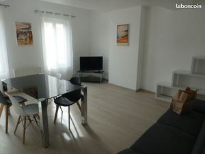 Niort - Rue St Gelais - T2 Bis meublé de 53 m² - Lave linge  lave vaisselle - 4 couchages 