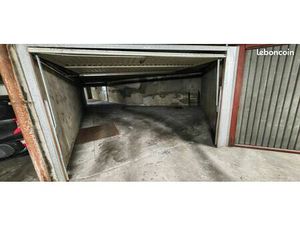 Double parking/Box 25-30m² - Centre ville - Parc Steinbach - usage double parking ou stock
