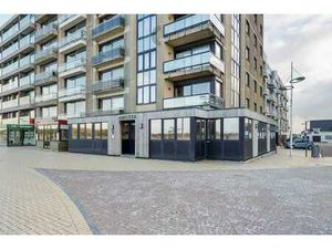 Boutique commerciale entièrement rénovée et prête à l'emp...