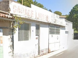 Parking garage surface commerciale hangar