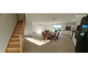 Maison mitoyenne meublée