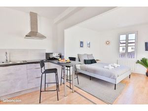 Studio meublé avec balcon