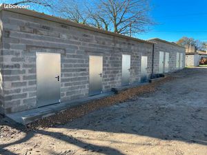 Box petit garage garde meuble stockage