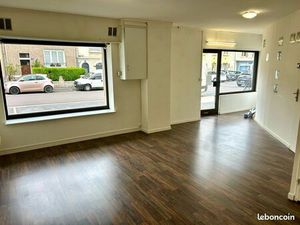Local commercial au bureau à louer