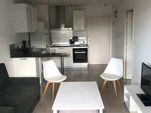 T2 de 40 m² meuble-terrasse -box-climatiseur – 13009 Marseille