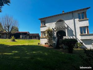 Grande maison + atelier + parc