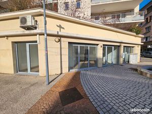 Local professionnel a louer fontaine