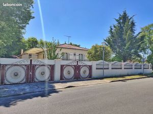 Maison Familiale 121m² avec Piscine & Grand Terrain – Quartier Calme – Direct Propriétaire