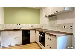 Bordeaux Bastide T2 bis / T3 de 55m2 + cour 20m2