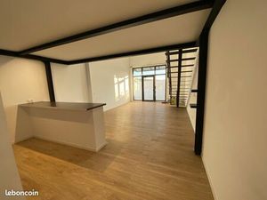 Loft 92 m2 avec parking privé 2 places à louer