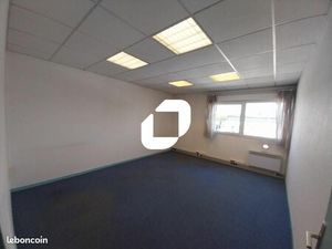 Bureau 150 m²