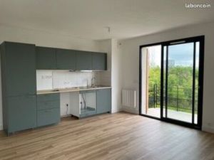 Loue T2 avec parking - Le Bouscat