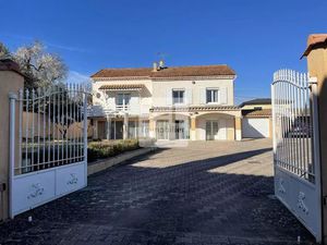 Vente maison 6 pièces 168 m² Bagnols-sur-Cèze (30200)