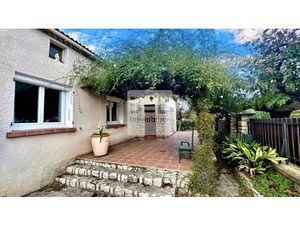 Vente maison 7 pièces 128 m² Bagnols-sur-Cèze (30200)