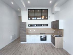 Appartement type loft entièrement refait à neuf  à 2 minutes du centre ville et métro