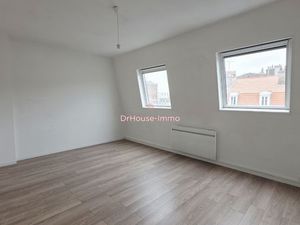 République / Sebastopol : Beau Type 1 Rénové (28m²)