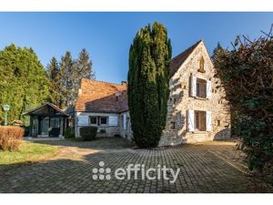 Maison 7 pièces - 300 m²