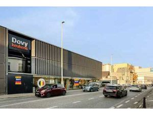 BAANWINKEL MET PARKING OP TOPLOCATIE