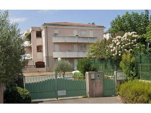 Location stationnement  m² T- à Manosque  85 €