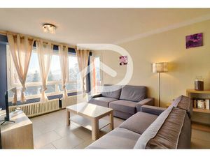 APPARTEMENT TYPE 3 AVEC BALCONS PARKING CAVE PROCHE CENTRE VILLAGE