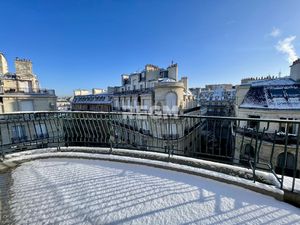 Paris 16éme Victor Hugo / Dernier étage avec terrasse et t