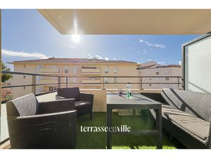 T2 TERRASSE ET APRKING