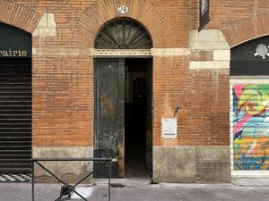 Cave voûtée exceptionnelle Place de la Bourse / Toulouse -- I