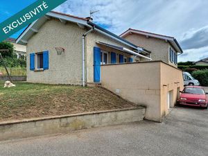 Proche du bourg  dans secteur calme avec vue dominante au sud-est