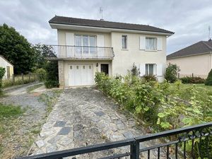 Maison individuelle avec grand jardin et verger  proche des commodités