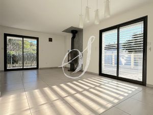 Villa de type 5  4 chambres avec piscine & garage