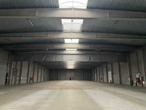 Entrepôt logistique à louer - 8.050 m² - proche E19