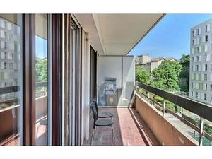 Location appartement  m² T-2 à Marseille 10  695 €